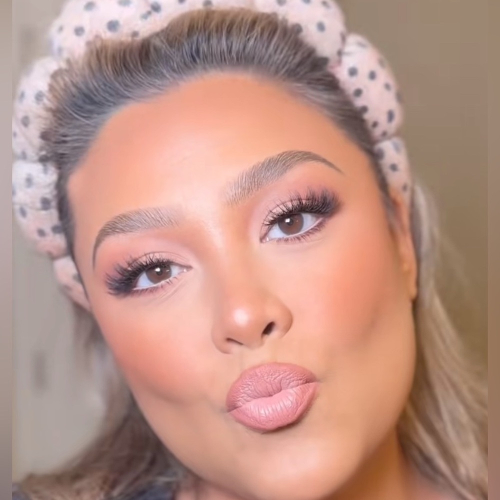 ✏️ SPICE a MAC LIP PENCIL. RETAIL $25. **NEW IN THE BOX. 🔥 HOT ITEM 🔥